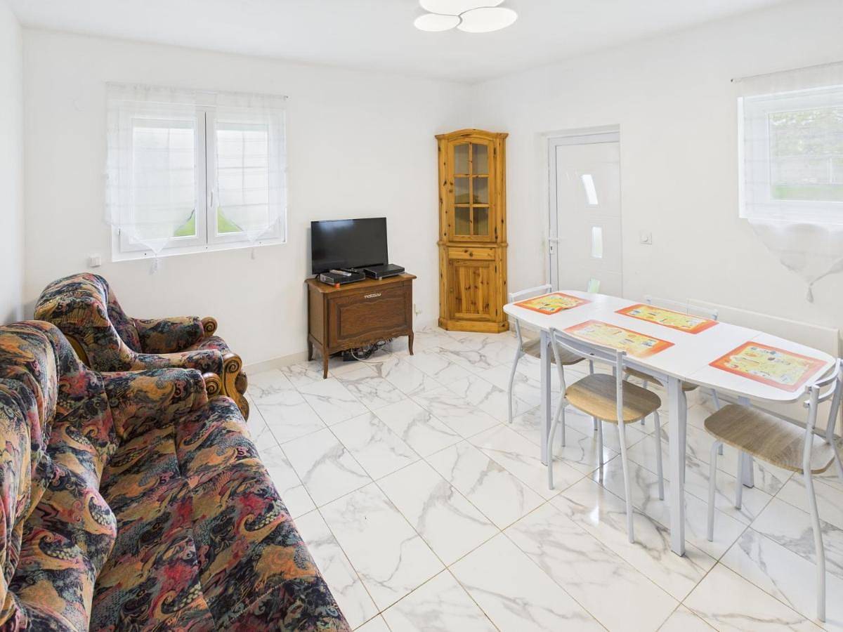 Maison Appartement Carpe Diem Jardin Privatif in Romilly-sur-Seine, Aube