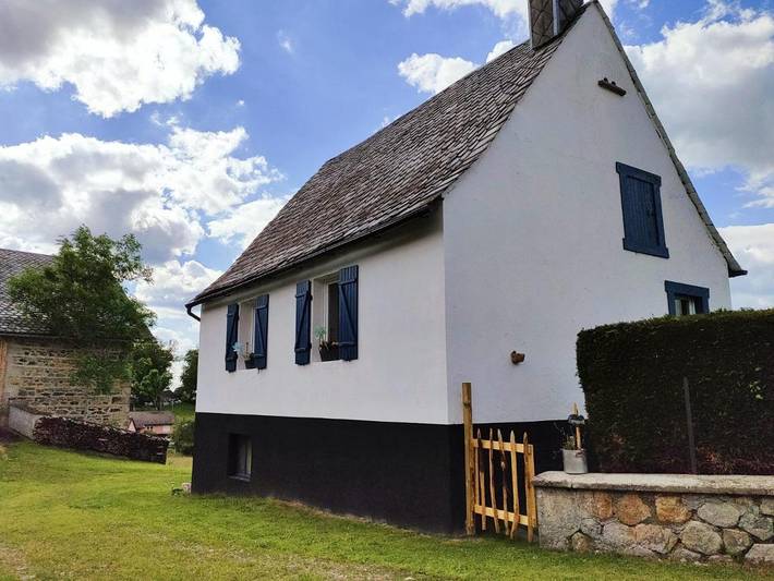 Location de vacances pour 2 personnes, avec vue et jardin, animaux acceptés à Messeix - 4