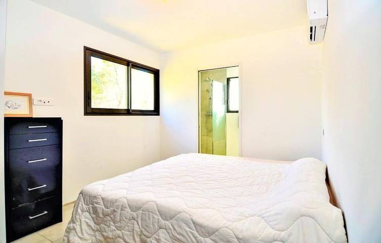 Location de vacances pour 8 personnes, avec vue ainsi que terrasse et piscine à Carsan - 4