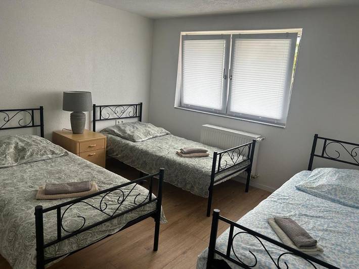 Ferienwohnung für 5 Personen, mit Balkon und Terrasse sowie Garten und Ausblick in Brackenheim