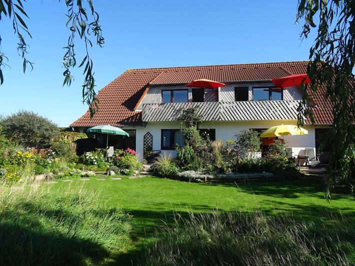 Ferienwohnung für 3 Personen, mit Balkon/Terrasse und Balkon sowie Garten und Ausblick auf Eiderstedt