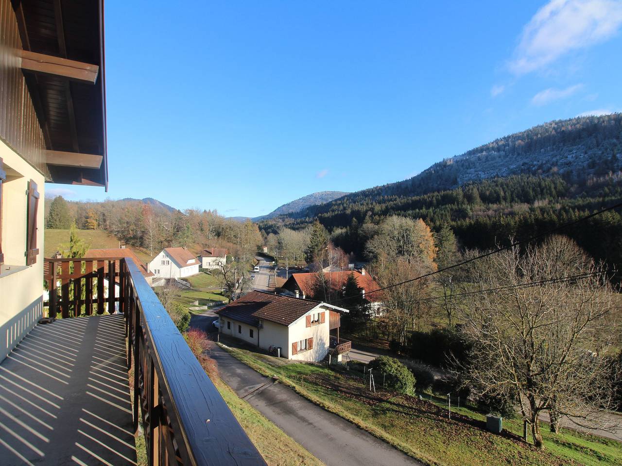 Chalet cosy en bordure de forêt avec wifi, terrasse et équipements complets à Rochesson in Rochesson, Parc naturel régional des Ballons des Vosges