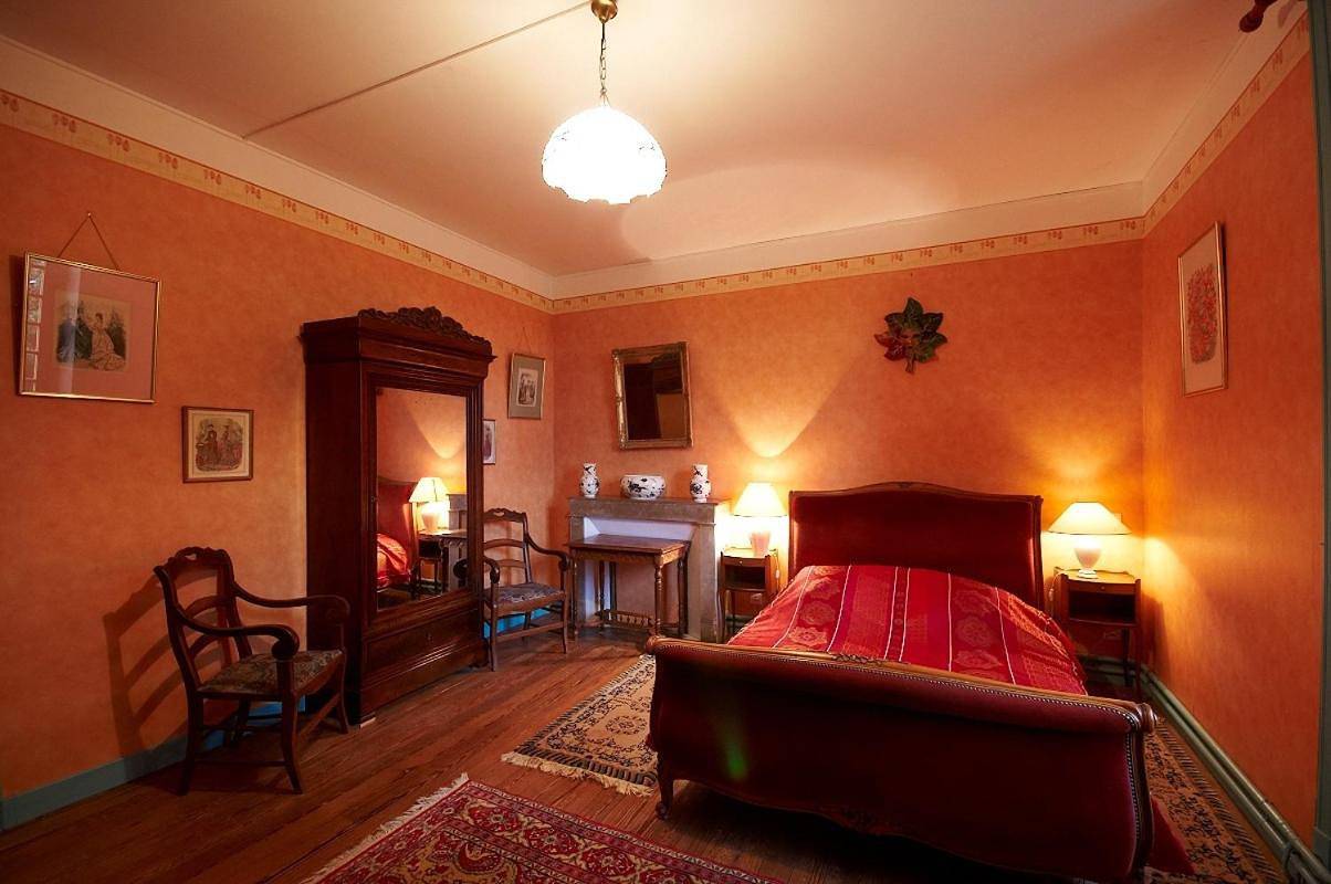 Manoir du Breuil Chambres d'hôtes in Pierrefitte-sur-Loire, Allier