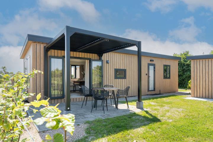 Chalet für 4 Personen, mit Balkon/Terrasse und Terrasse in Zeeland