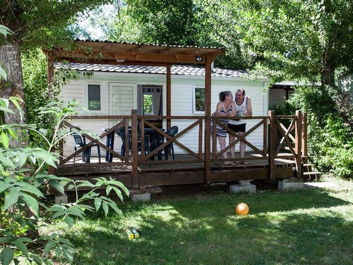 Mobil home pour 3 personnes, avec piscine, animaux acceptés à Monplaisant