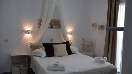 Maison d’hôte pour 2 personnes, avec jardin et vue dans Paros