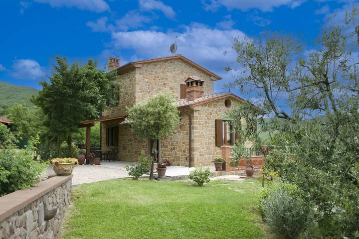 Villa pour 6 personnes, avec jardin et vue sur le lac ainsi que terrasse et piscine, animaux acceptés en Toscane - 3