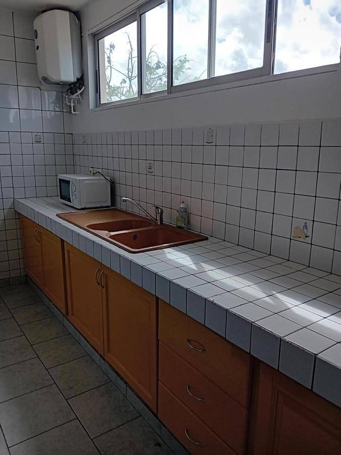 Gîte pour 4 personnes, avec terrasse à Le Morne-Rouge - 2