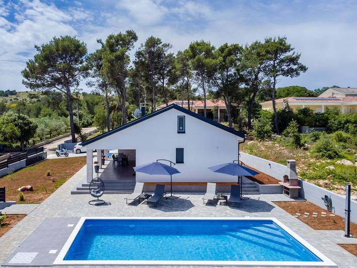 Villa pour 6 personnes, avec Terrasse et Jardin ainsi que Piscine et Vue dans Vir - 4