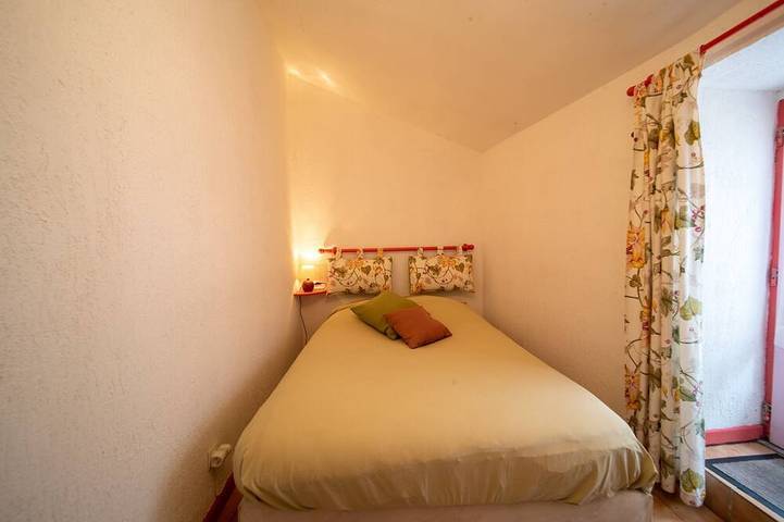 Location de vacances pour 2 personnes, avec piscine et jardin à Saint-Julien-d'Arpaon - 3