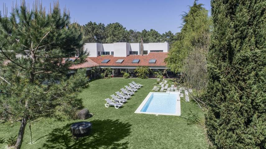 Casa de férias para 16 pessoas, com Jardim e Piscina em Aroeira