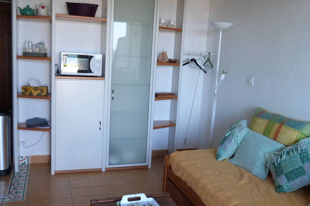 Entire apartment, Studio With Terrace 10M From The Beach In The Drc At Barcares, Cap Coudalere Grenada in Le Barcarès, Côte d'Améthyste