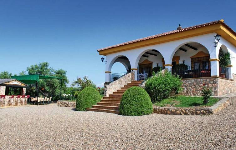 Casa rural para 24 personas, con Balcón y Terraza además de Jardín y Piscina en Hornachuelos