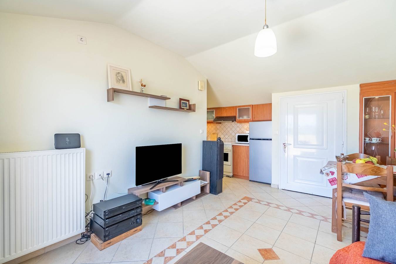 Entire apartment, Apartment "Soffitta Bampina" close to the Beach with Balcony in Corfu