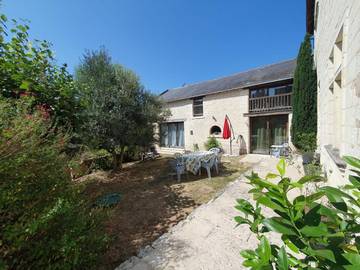 Gîte pour 8 personnes, avec jardin et vue, animaux acceptés à Ligré