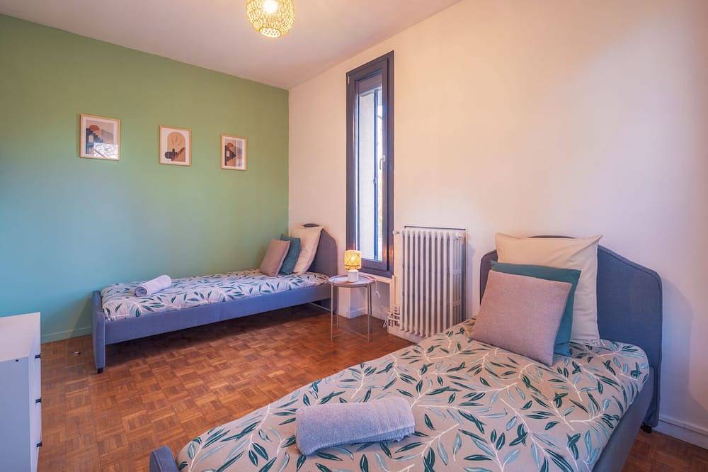 Grande Villa 20pax Avec vue Panoramique sur la Ville. A 5 min du Centre! in Charleville-Mézières, Ardenas