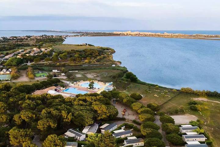 Camping pour 8 personnes à Lattes