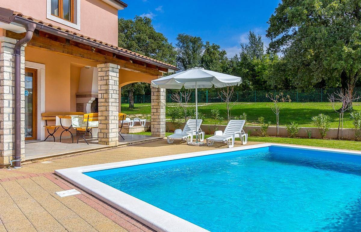 Holiday house with private pool for 6 persons approx. 130 qm in Radetici, Istria (Interior of Istria) in Kringa, Centraal Istrië