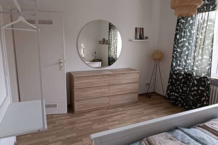 Ganze Wohnung, Komfortable Wohnung mit Balkon für bis zu 6 Personen in Bochum, Ruhrgebiet