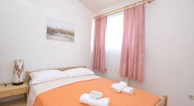 Ganze Ferienwohnung, Ein Apartment im Ferienhaus Zweirosen in Valbandon, Südküste Istrien