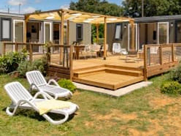 Mobil home pour 10 personnes, avec bassin pour enfant, animaux acceptés à Saint-Crépin-et-Carlucet - 2