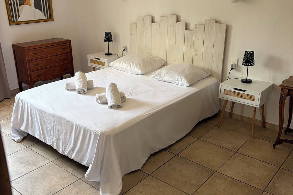 Spacieuse Villa de 6 chambres avec piscine privée et vue sur les vignes in Vaison-la-Romaine, Parc naturel régional du Mont-Ventoux