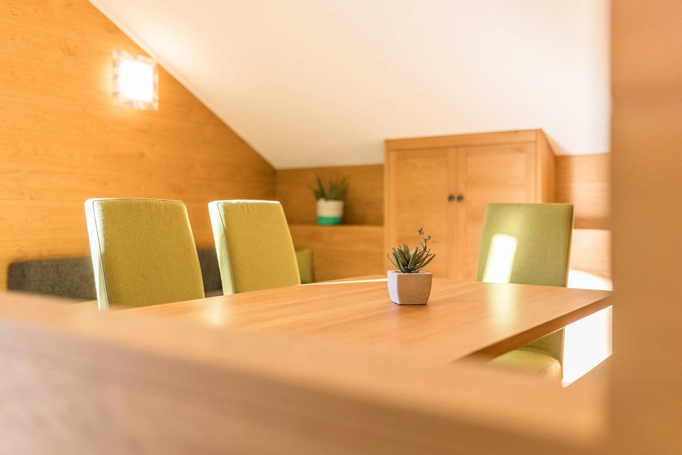 Ganze Wohnung, Ferienwohnung "Rosalpina 3" in der Mitte des Skigebiets mit Bergblick, Wlan & Balkon in San Vigilio di Marebbe, Enneberg