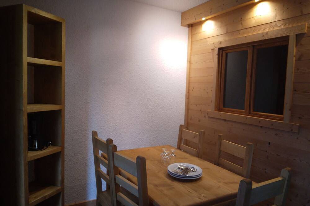 Entire apartment, Renovated studio, 4 people, direct access to slopes, pets allowed in La Plagne, La Plagne-Tarentaise