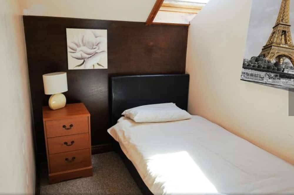Entire apartment, Peaceful and Relaxed Country Getaway in a quiet village with all amenities in Silkstone, South Yorkshire