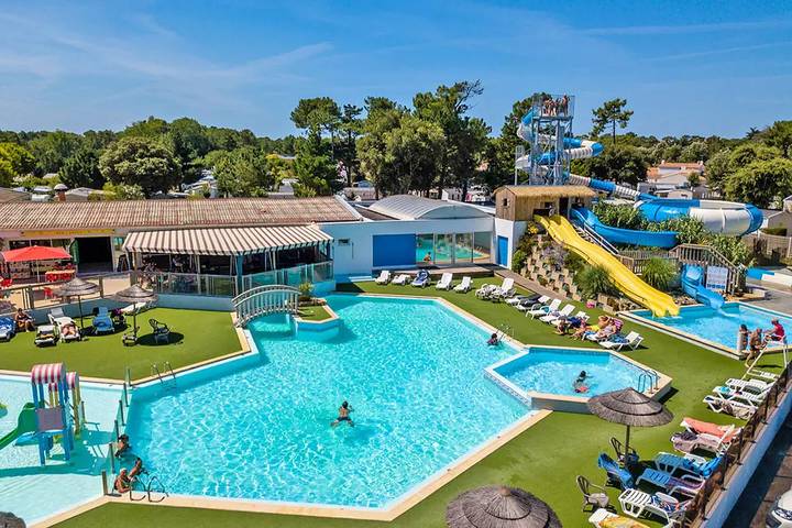 Camping pour 6 personnes, avec terrasse et piscine, animaux acceptés à Saint-Jean-de-Monts - 2