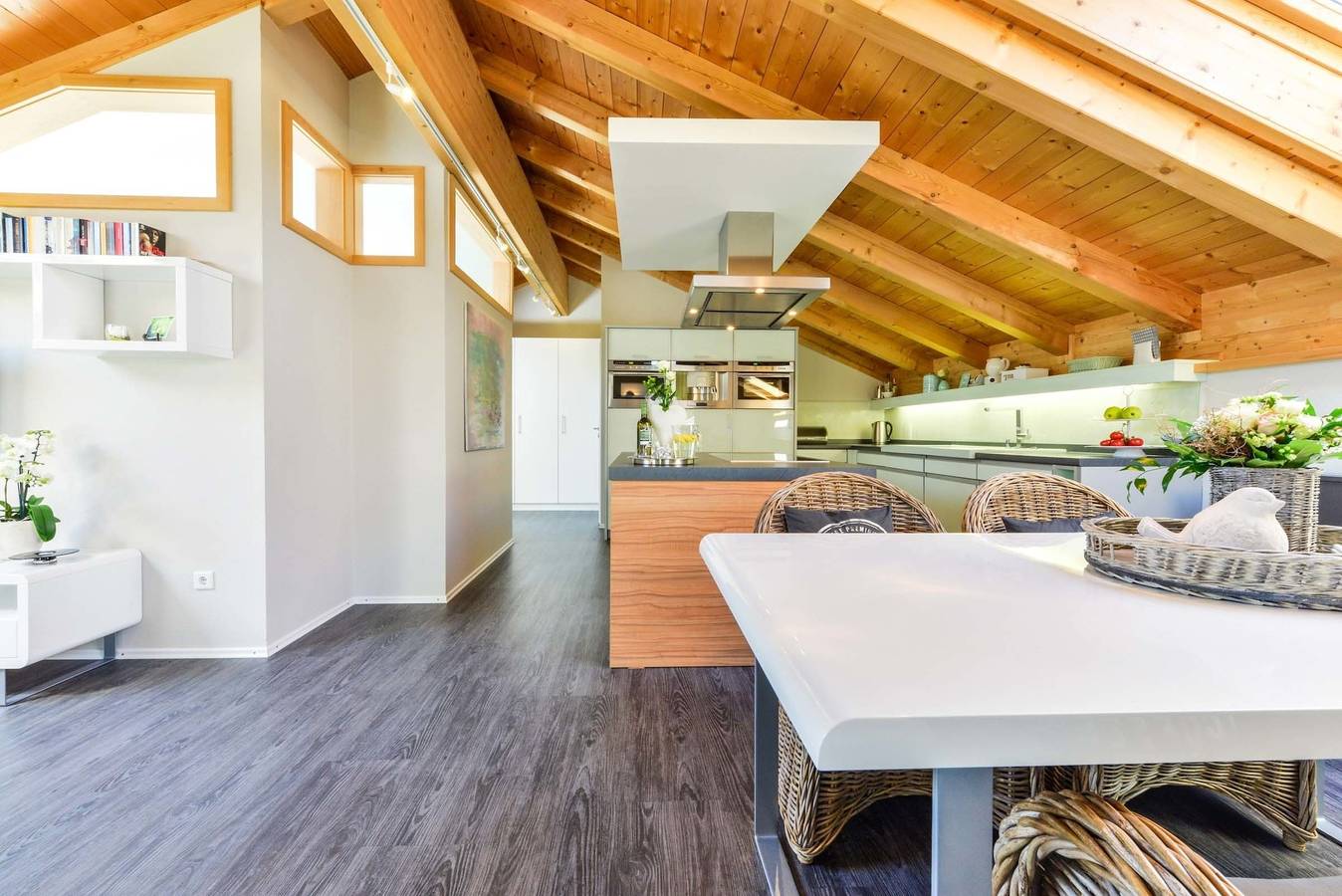 Ganze Ferienwohnung, 5 Sterne Ferienwohnung am See, Wohnung 2 in Badeplatz Lugenauer See, Böbing