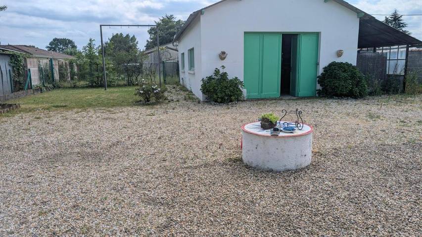 Location de vacances pour 4 personnes, avec vue et terrasse, animaux acceptés à Saint-Loubès - 2