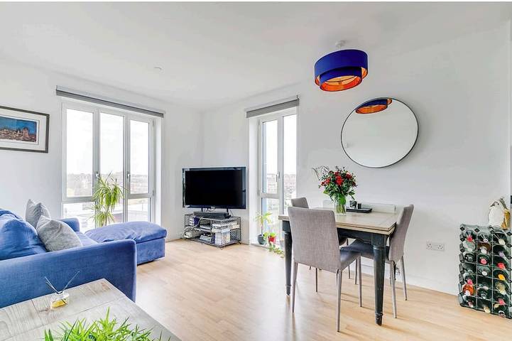 Ganze Wohnung, Lovely one bed apartment with excellent views of London in Wandsworth, London