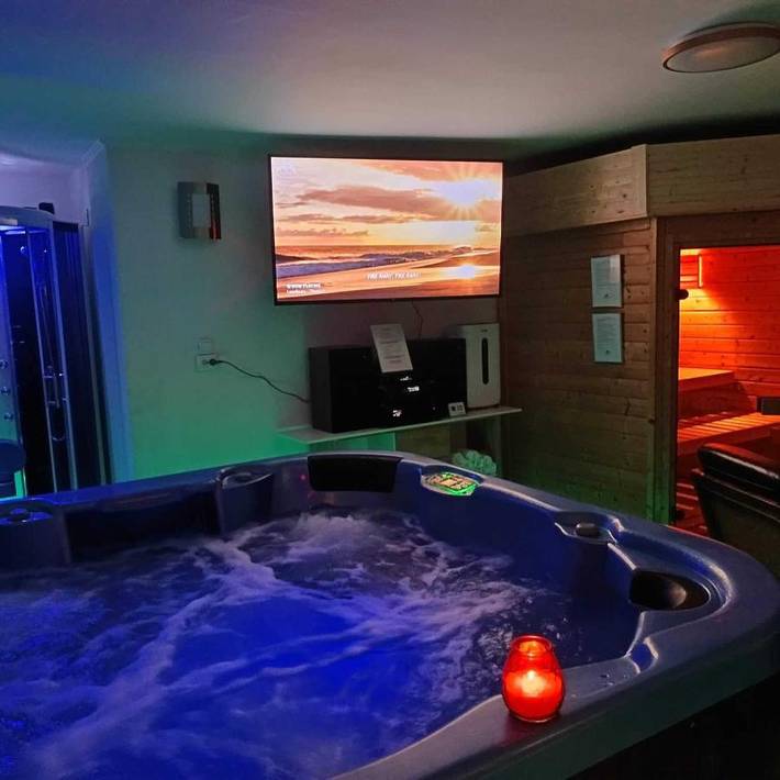 Apartament wakacyjny dla 16 osób, z sauna i widok oraz ogród, zwierzęta dozwolone w Hajdúszoboszló