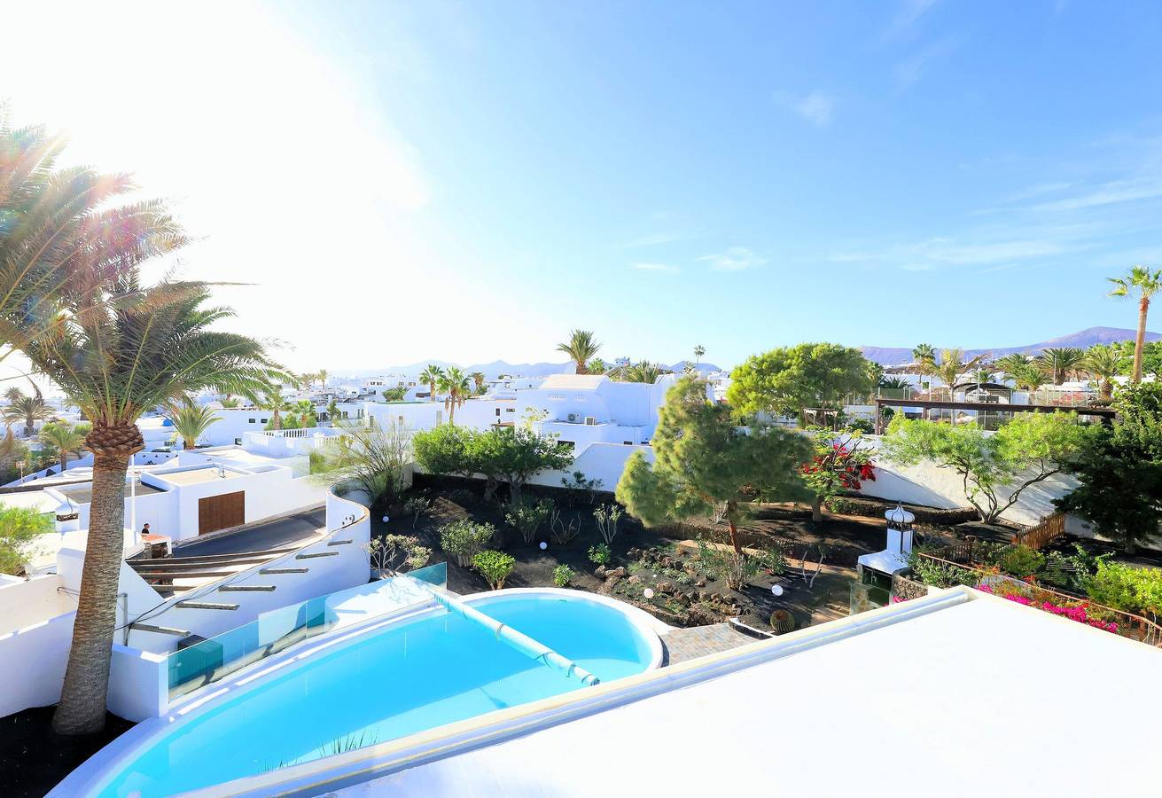 Wonderful Puerto Del Carmen Villa | Central Location | Villa Cilla | Sea views in Puerto del Carmen, Tías