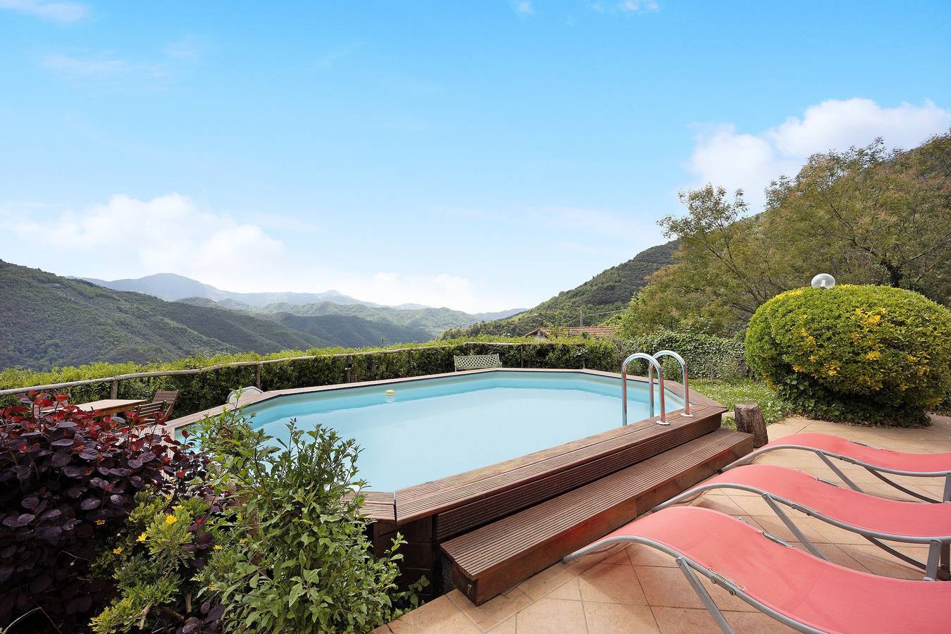 Pet-Friendly "Villa La Casa di Giacomo" with Private Pool, Garden & Wi-Fi in Pigna, Ligurian Alps
