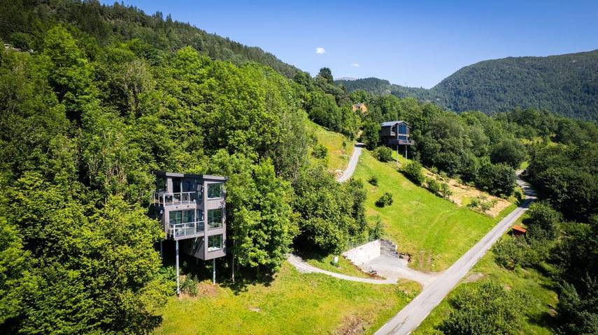 Fjellhytte for 6 personer, Balkong og Terrasse i tillegg til Hage og Utsikt i Hardangerfjorden