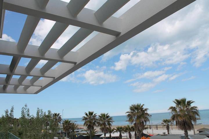 Appartamento per 4 persone, con Balcone e Terrazza nonché Giardino e Panorama a Lido di Fermo