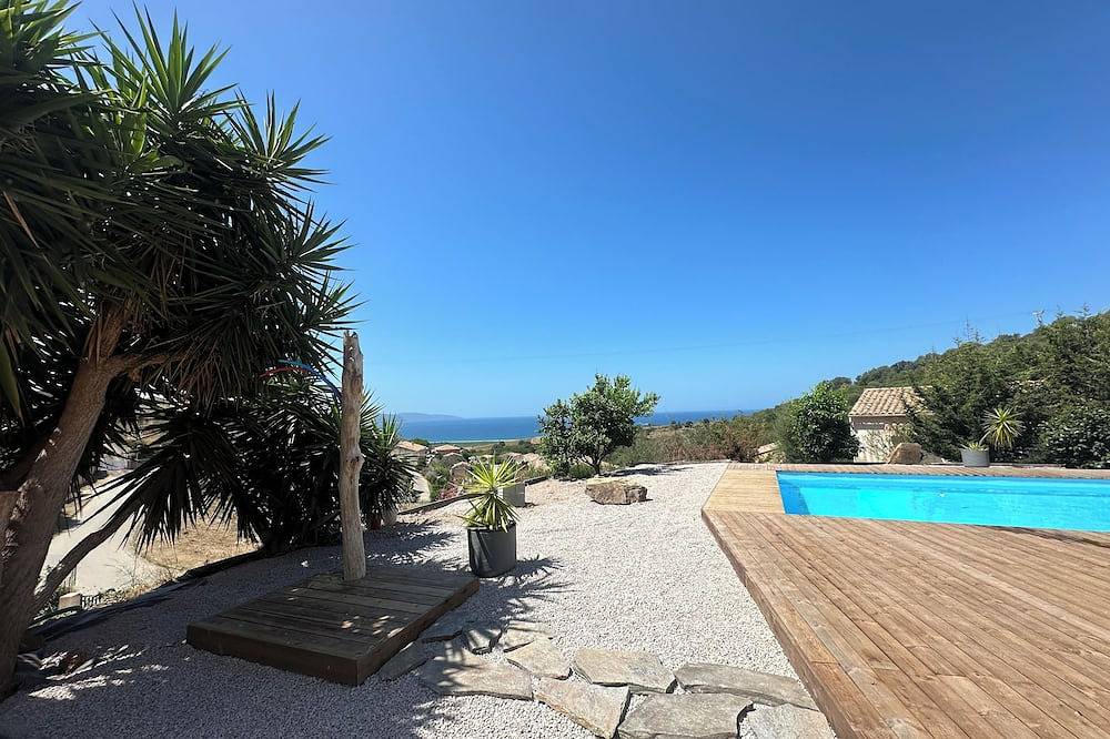 Rez de Villa , Piscine vue mer in Coggia, Ajaccio und Umgebung