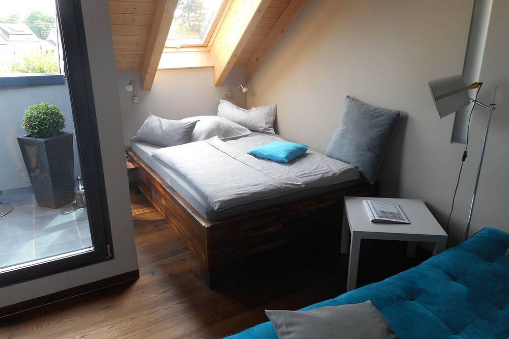 Ganze Wohnung, Modernes Apartment mit Loggia in Saarlouis, Mosel-Saar