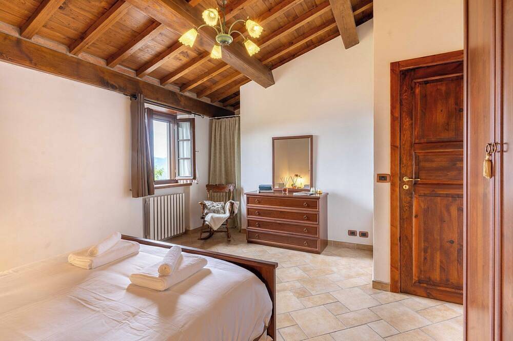 Bergchalet, 3 Schlafzimmer, 2 Badezimmer, privater Pool, fantastische Aussicht. in Villa Collemandina, Garfagnana