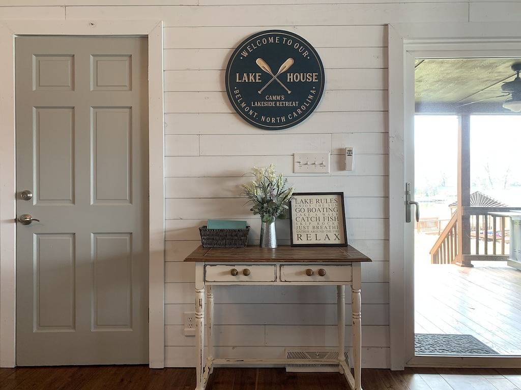 Camm's Lakeside Retreat (Close to Charlotte), Family-Friendly, Boat Available in Gaston County