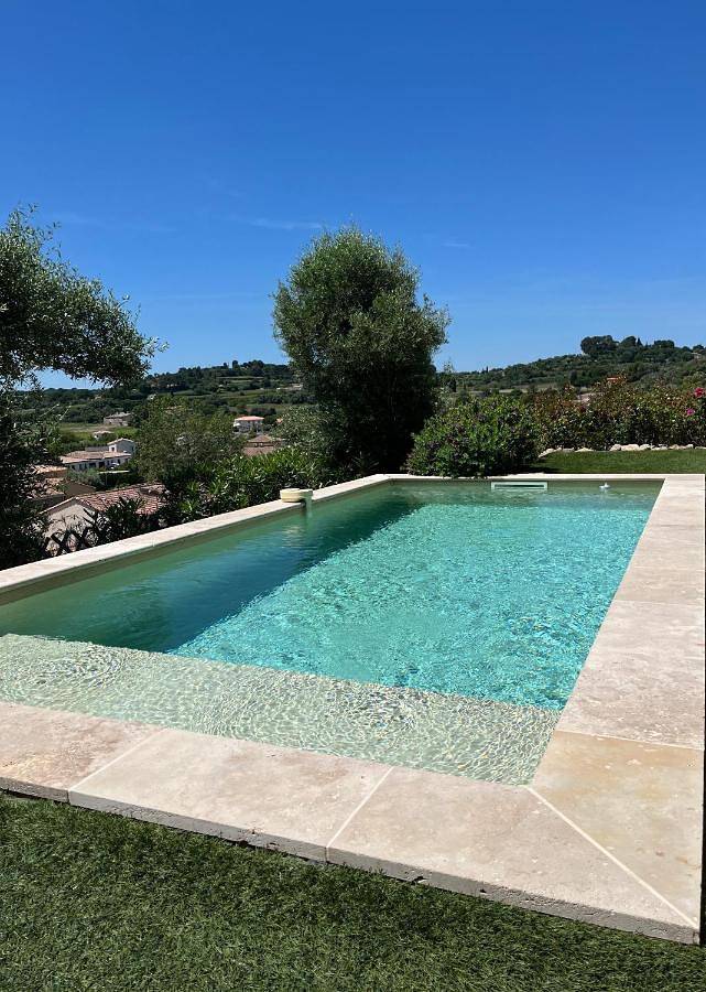 Maison de vacances pour 3 personnes, avec jardin ainsi que vue et piscine