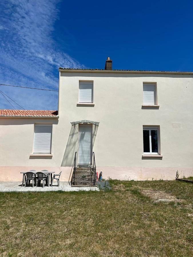 Location de vacances pour 8 personnes, avec Terrasse et Jardin à Le Landreau