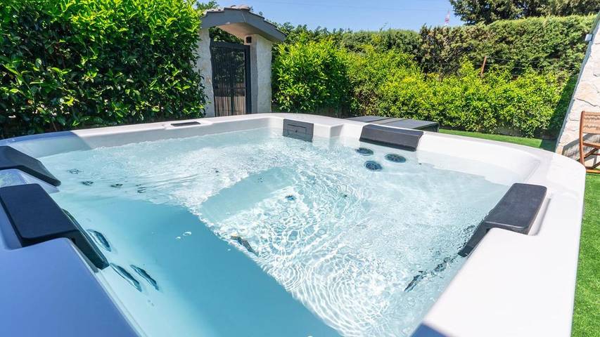 B&b per 2 persone, con Idromassaggio e Giardino nonché Panorama a Modugno