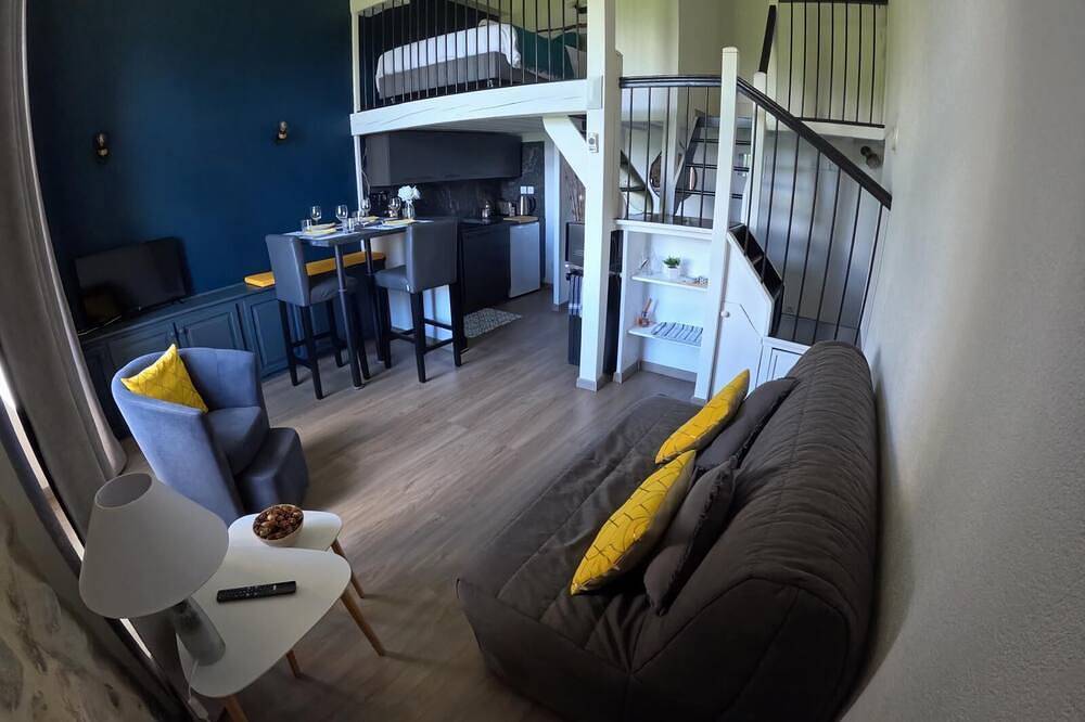 Ganze Wohnung, Château D'uriage: Studio Atypique à 20 min de Grenoble et a 20 min de Chamrousse in Saint-Martin-d'Uriage, Isère