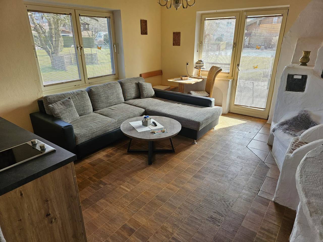 Ganze Ferienwohnung, Appartement Bergblick - Appartement Bergblick, 45qm, bis 3 Personen, sep.Schlafzimmer mit 2 Einzelbetten in Grassau, Chiemsee