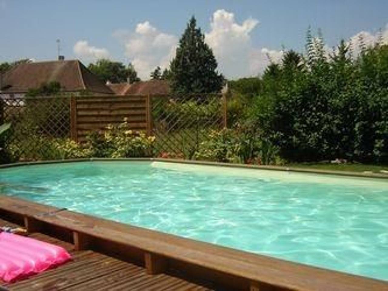 Charmantes Ferienhaus mit Garten und Pool nahe Beaune in Ladoix-Serrigny, Beaune und Umgebung