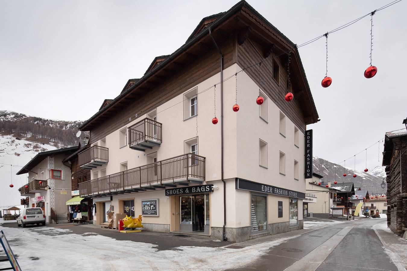Hel lejlighed, Apartment "Appartamenti Gg 2" with Mountain View and Wi-Fi in Livigno (Town), Livigno