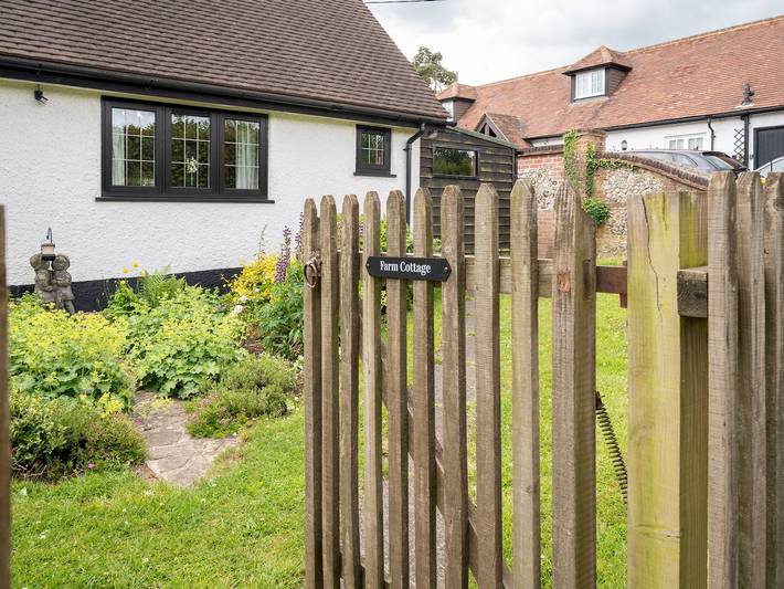 Chilterns Farm Cottage Hideaway | Pass the Keys in Little Missenden, Chiltern Hills